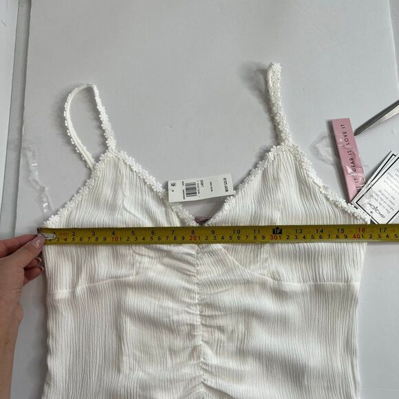 NWT Women’s V-Neck Crop Cami embroidery floret Top in White Size L #347 - Picture 8 of 10